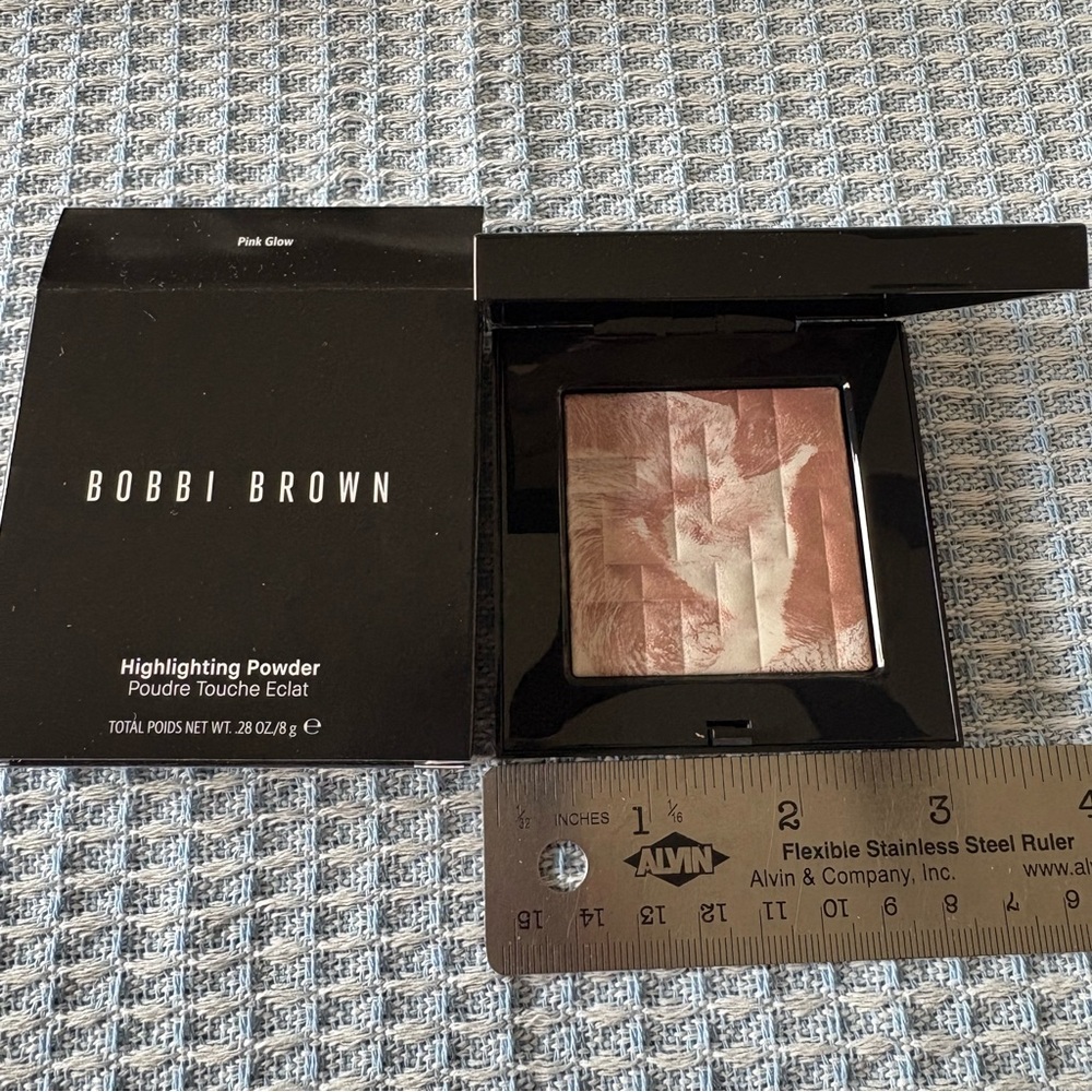 Bobbi Brown Highlighting Powder - Pink Glow